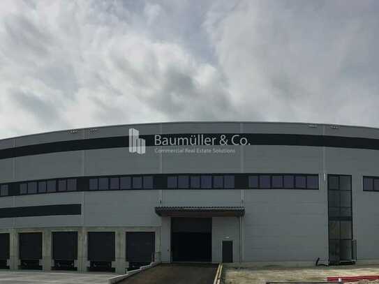 "BAUMÜLLER & CO." - 9.500 m² - KURZFRISTIGE Anmietung möglich - Logistikhalle - TOP Anbindung