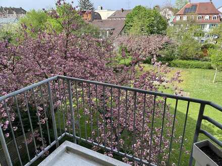 Wunderschöne 2,5-Zimmer-Wohnung mit Balkon und EBK in Freiburg mit 69,5m2