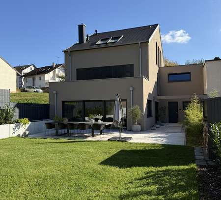 Modernes Einfamilienhaus mit Smarthome, Einbauküche und Garten in Partenstein