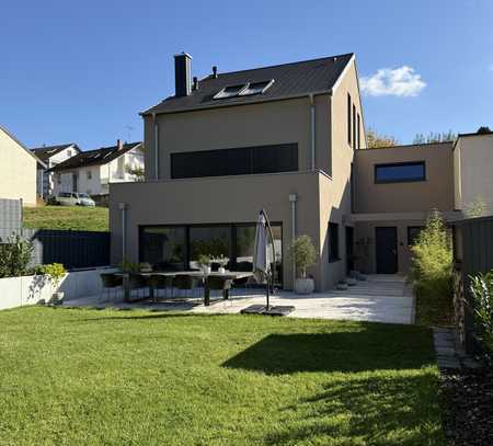 Modernes Einfamilienhaus mit Smarthome, Einbauküche und Garten in Partenstein