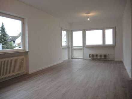 Uni- Nähe! Ruhig gelegene 3-Zimmer-Hochparterre-Wohnung mit Balkon und EBK