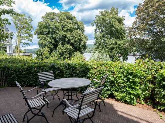 Großzügige Luxuswohnung mit Terrasse zum Rhein