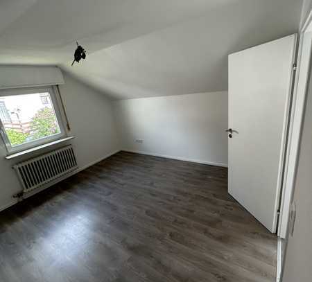 Ansprechende, vollständig renovierte 2,5-Zimmer-Wohnung in Schelklingen