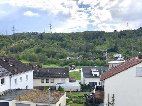 Erstbezug nach Kernsanierung, moderne DG-Wohnung mit Topausstattung