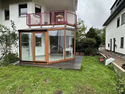Exklusive 3 ZKB mit EBK, 2 Bädern und Garten am Waldpark