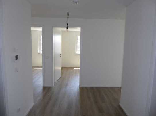 Erstbestbezug: moderne 4 Zimmer-Etagenwohnung mit Sonnenbalkon, 2 TG-Stellplätze, Keller, u.v.m.