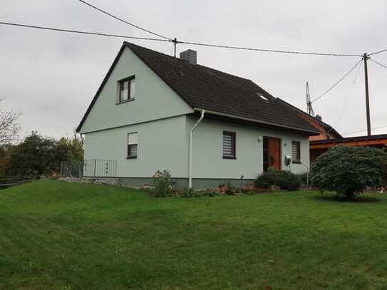 Gepflegtes Einfamilienhaus mit großem Grundstück in ländlicher Umgebung