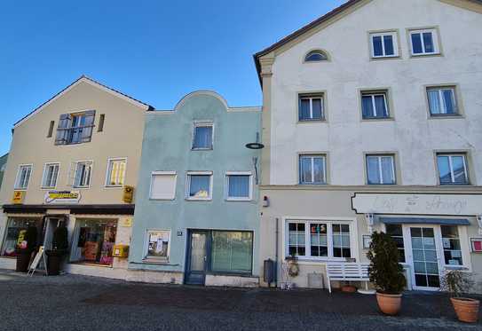 ... Wohn-Geschäftshaus am Marktplatz von Tüßling - sanierungsbedürftig ...