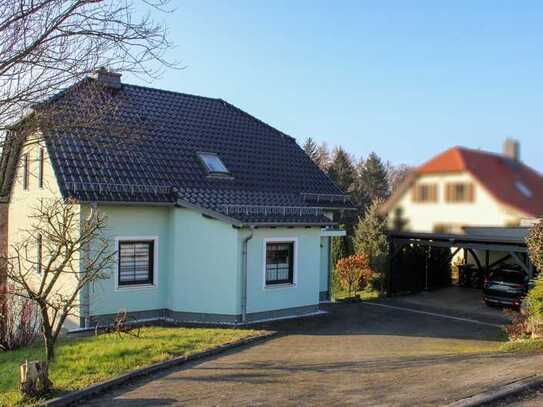 Modernisiertes Einfamilienhaus auf Hanggrundstück in Südausrichtung