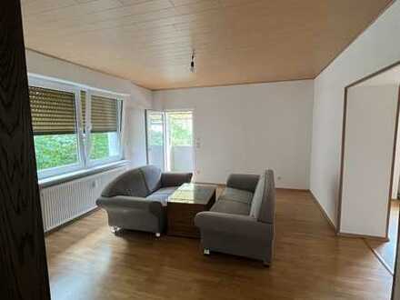 Großzügige Erdgeschoss-Wohnung mit 4,0-Zimmern, Balkon und Garage in Ennepetal