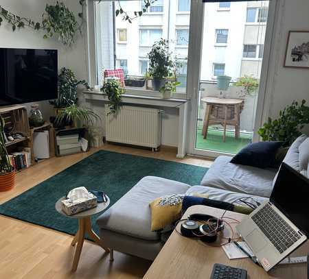 Stilvolle 2-Raum-Wohnung mit Balkon und EBK in Köln Bilderstöckchen