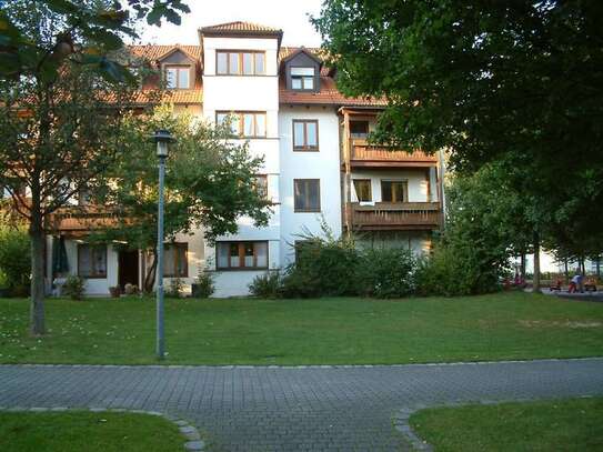 Helle geräumige 3-Zimmer Wohnung mit Balkon