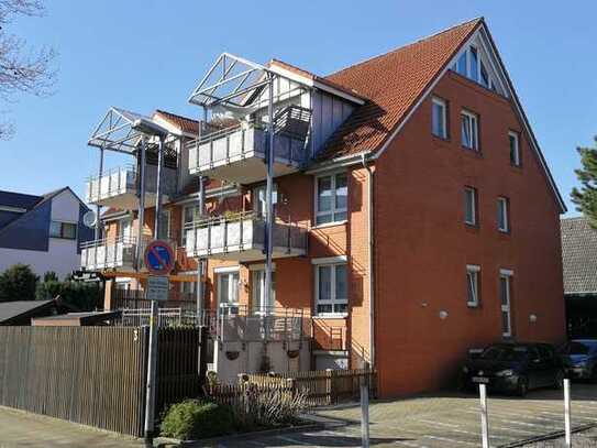 MISBURG-Nord: Moderne 3-Zimmer Wohnung mit sonnigem Balkon und Kfz-Stellplatz