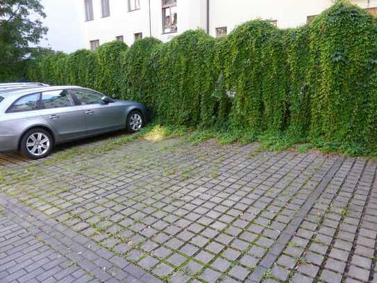 ***Außenstellplatz am Clara-Zetkin-Park zu vermieten !!!***