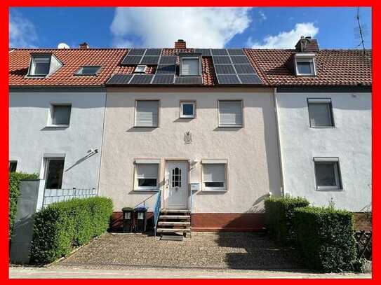 Reihenhaus im Landauer Zentrum mit Garten und zwei Garagen