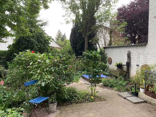 familiengerechte 3-4 Zimmerwohnung mit Garten und Garage