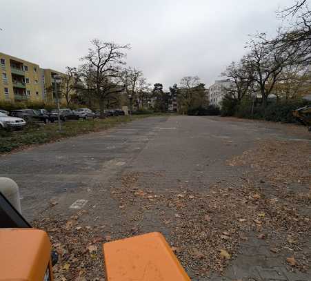 Stellplatz auf beschranktem Parkplatz !