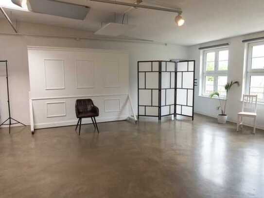 Modernes Backyard Loft Büro Studio Atelier 160 qm, ruhige Lage, nahe Düsseldorf, Köln, Wuppertal