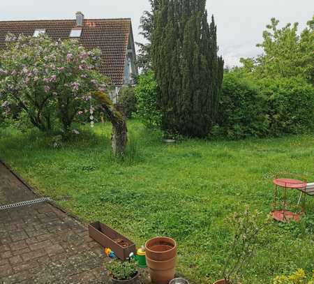 Dachgeschosswohnung mit großer Loggia, Garten