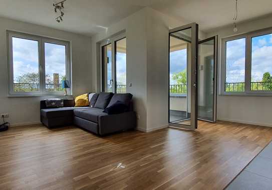 Moderne, familienfreundliche 3-Zimmer-Wohnung mit Loggia in Berlin-Karlshorst