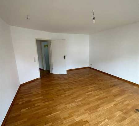 ***Schöne 3-Zimmer-Wohnung in Chemnitz mit Wannenbad!***