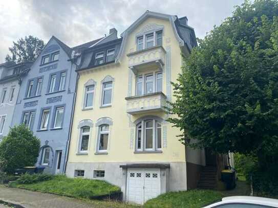 Wohlfühlatmosphäre! Jugendstil-Altbau in begehrter Wohnlage