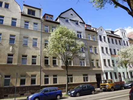 Tolle 3-Zi. Whg mit modernem Tageslichtbad, Laminat und AR, EBK