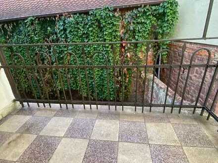 Gemütliche Wohnung mit Balkon in zentraler Lage von Eschau zu vermieten !