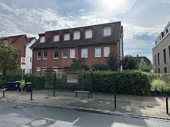 Schöne helle Wohnung mit Blick ins Grüne und Südbalkon