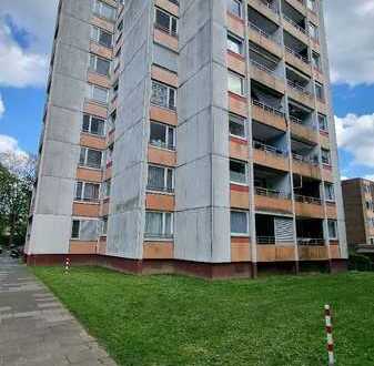 Familienfreundliche 4-Zi.-Wohnung, Gartenanteil und PKW-Stellplatz in Leverkusen-Steinbüchel