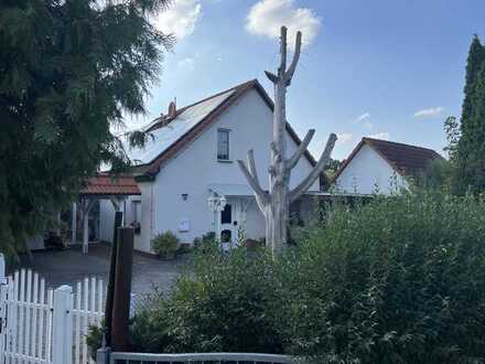 Einfamilienhaus mit schönem Grundstück und moderner Photovoltaikanlage