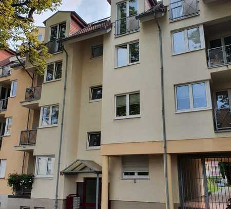 Hervorragend geschnittenes Apartment mit Balkon und Stellplatz!!