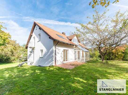 Liebevoll kernsaniert! Einfamilienhaus mit großem Garten in ruhiger Wohnlage