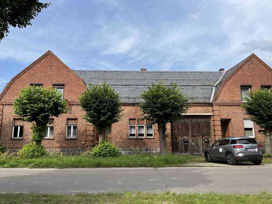 Historischer Hof, Scheune, Stall, Land - reserviert -