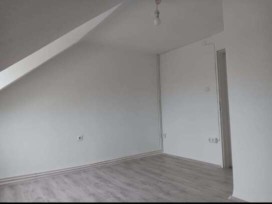 2 zimmer Wohnung in zentrale Lage