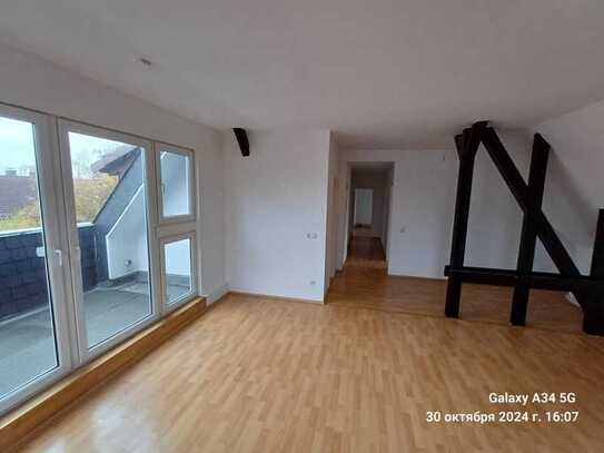 Helle -4 Zimmer -Wohnung in Braunschweig mit Dachterrasse!