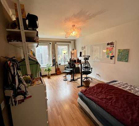 Helles und freundliches 21qm Zimmer in Top-Lage