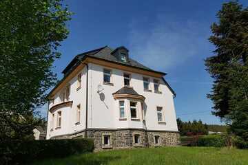 Schöne Gründerzeitvilla mit viel Platz und schönem Garten