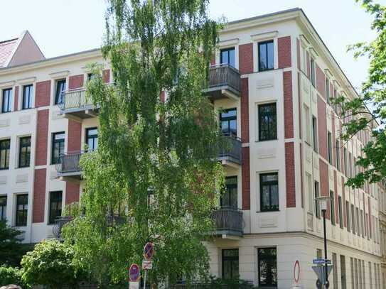 Schöne 1 Zi-Wohnung mit Laminat, Einbauküche und Balkon in der südl. Innenstadt
