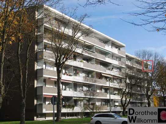 Drei Zimmer Wohnung mit Balkon und Keller