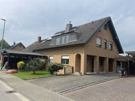 Stilvolles, großes und modernisiertes Haus mit neun Zimmern in Pulheim-Stommelerbusch