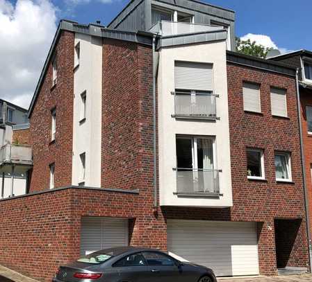 Sehr gut gelegene 86 qm, 3ZKDBWC Etagenwohnung mit Garten und Garage in Würselen-Mitte zu vermieten.