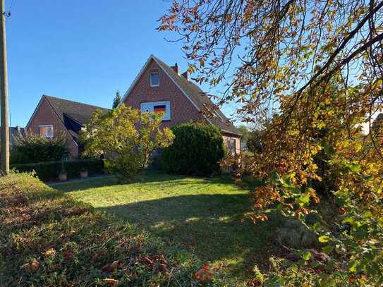 Einfamilienhaus mit Einliegerwohnung und großem Nebengebäude auf tollem Grundstück in HH-Neuengamme