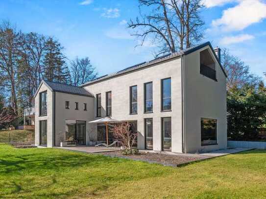 Architektenhaus mit Seeblick. Puristisch. Unprätentiös. Zeitlos.