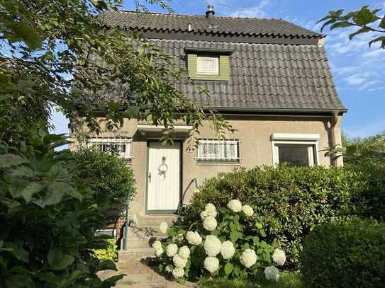 NEUER PREIS! Charmantes Einfamilienhaus mit herrlichem Garten in Pinneberg