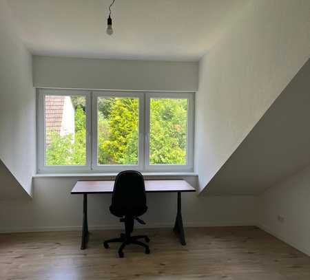 Stilvolle, neuwertige 1-Raum-DG-Wohnung mit gehobener Innenausstattung in Bonn