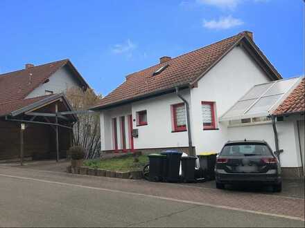 Neuwertiges Einfamilienhaus mit Fernblick