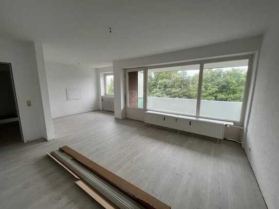 4 Zi. Whg. mit großem Balkon und Gäste WC