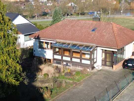 Bungalow mit Wintergarten und Garage im Norden von Herzogenaurach