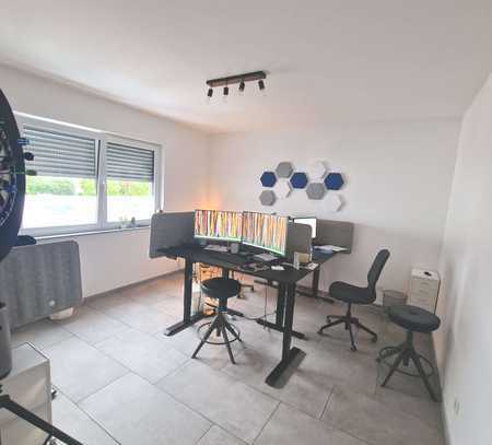 Erlensee-R., 3 Büroräume, ca. 93 m², Küche, 4 Parkplätze, Balkon